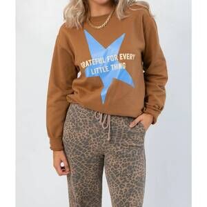 NEW POPPY & PINE grateful for everything graphic star sweatshirt in brown